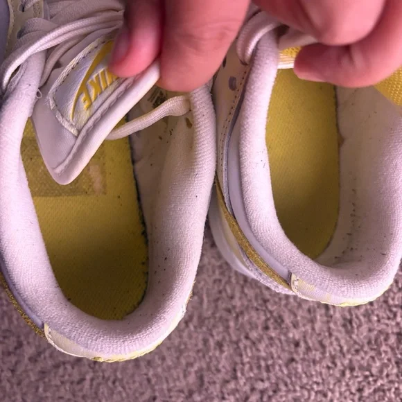 Nike Dunk Low OG Women’s “Yellow Strike” | Size
 6.5 - Picture 10 of 12